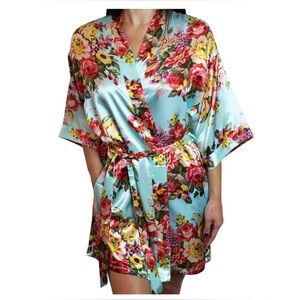 Beautiful Floral Ms. Lovey Kimono Tie Waist Robe With Pockets Size XS/S